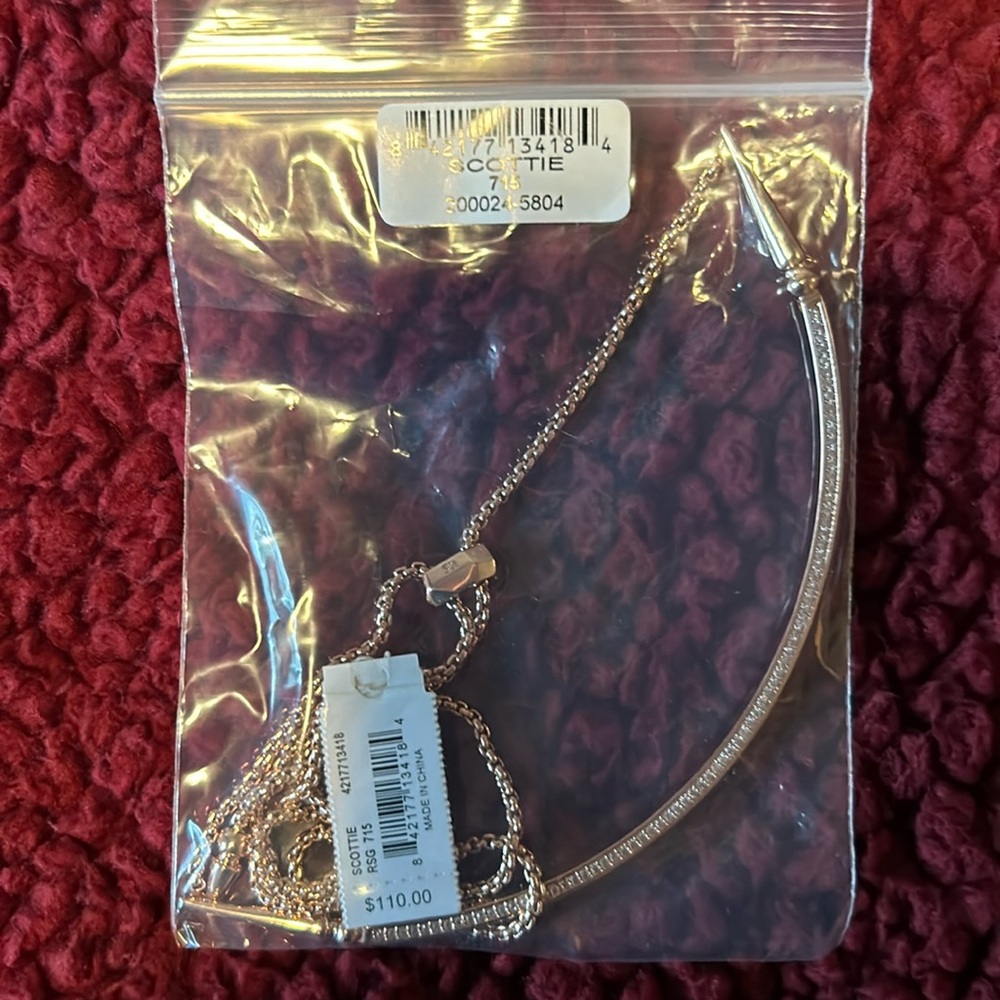 Rose Gold Kendra Scott necklace-perfect Xmas gift!